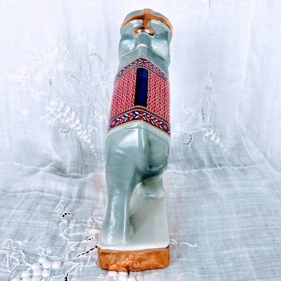 🎊H.P. Vintage “Bertha" Decanter Collectible - Picture 10 of 14